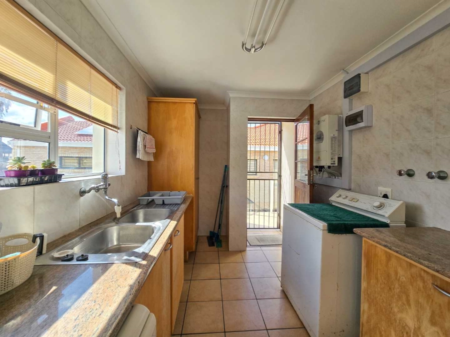 5 Bedroom Property for Sale in Stilbaai Wes Western Cape